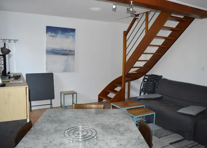 Les Volets Bleus - Duplex Proche Et Centre Nyaraló *